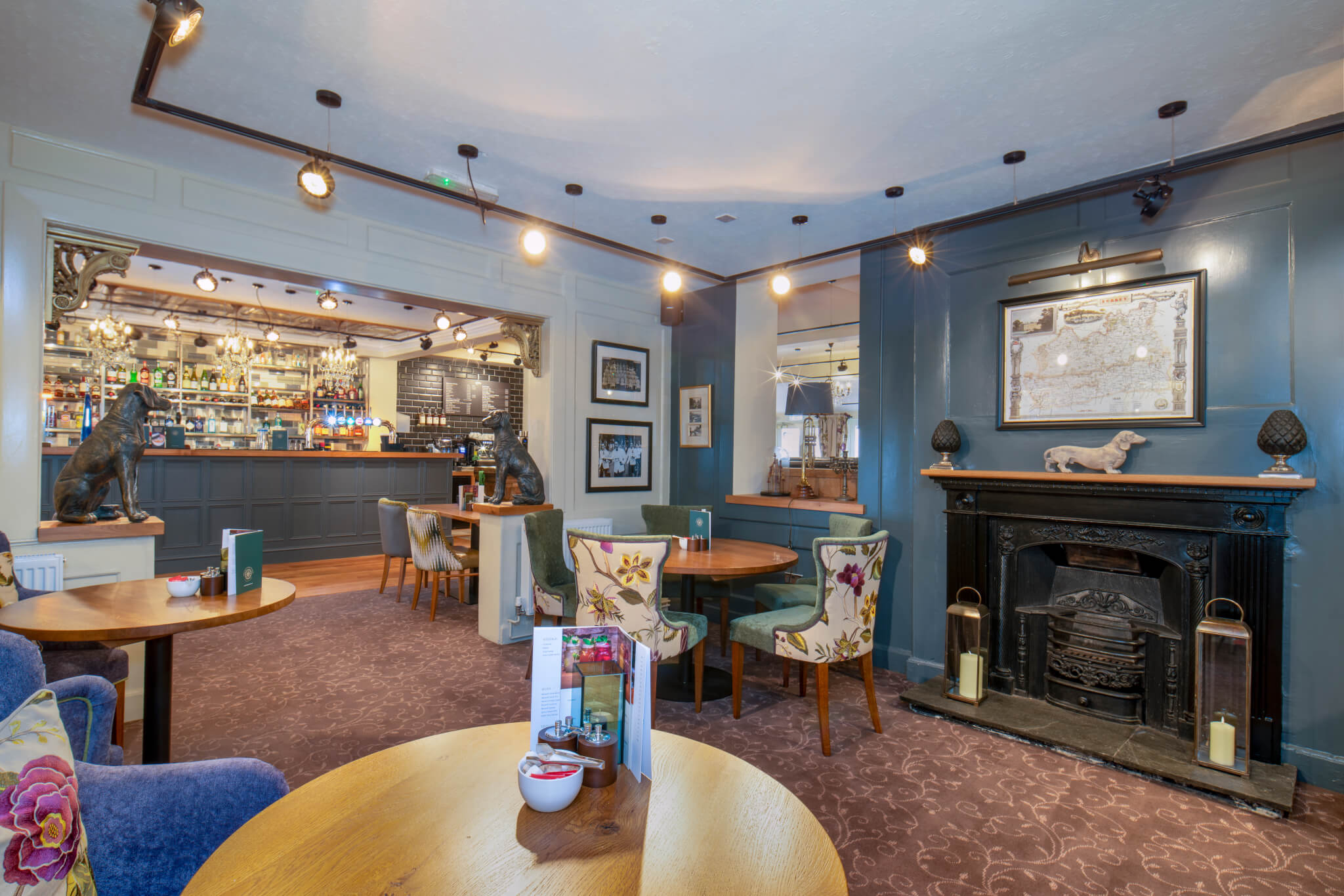 The Kings Arms Royal Hotel Godalming Dining in the bar 2