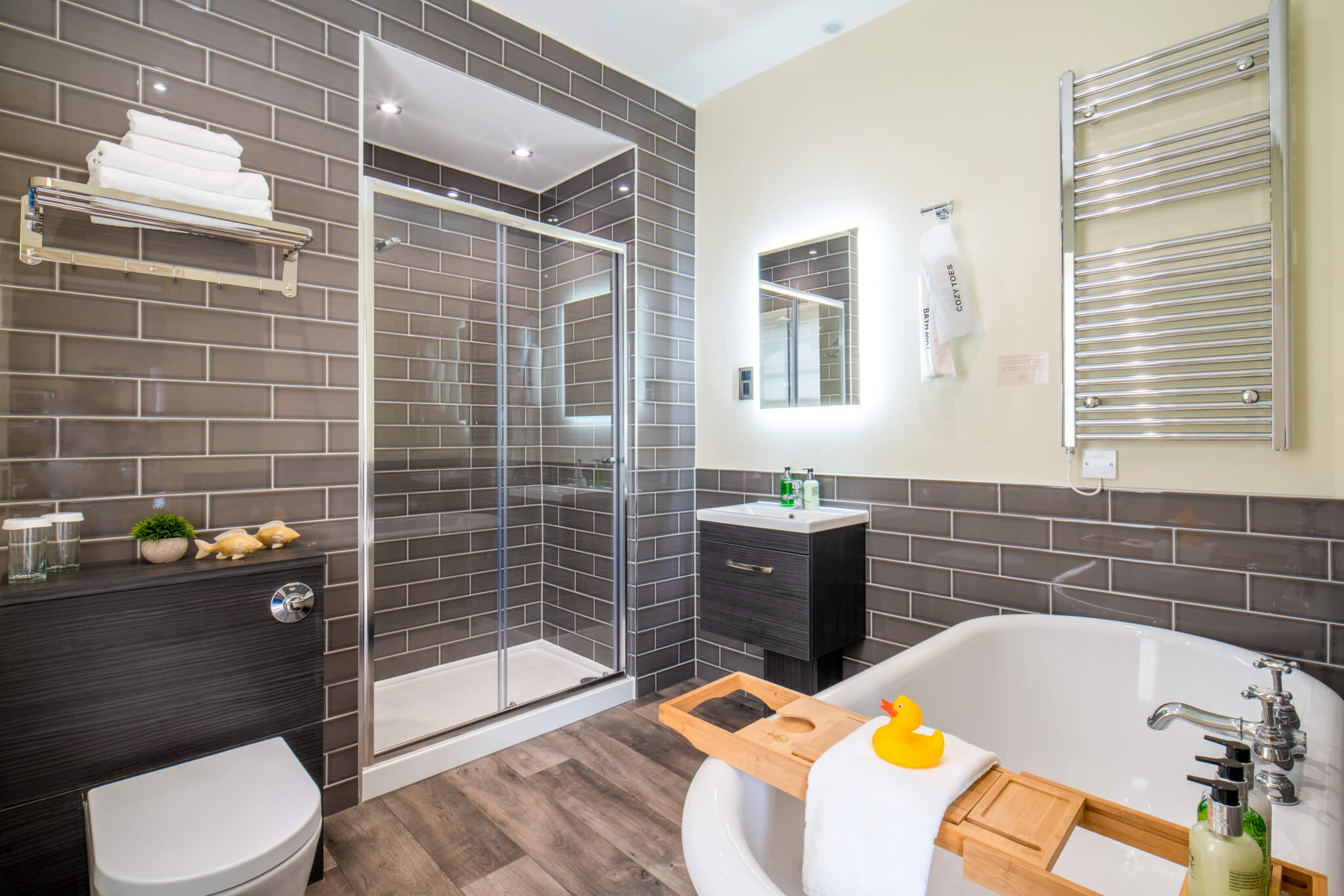 Kings Arms Royal Hotel Deluxe Suite Bathroom